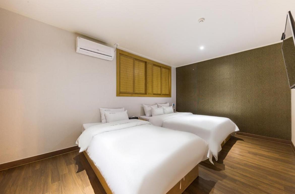 Daesan Hotel Seosan Buitenkant foto