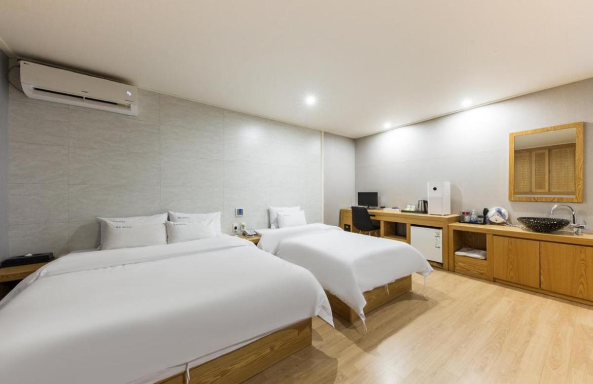 Daesan Hotel Seosan Buitenkant foto