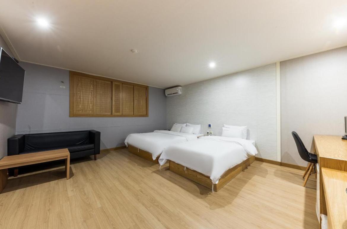 Daesan Hotel Seosan Buitenkant foto