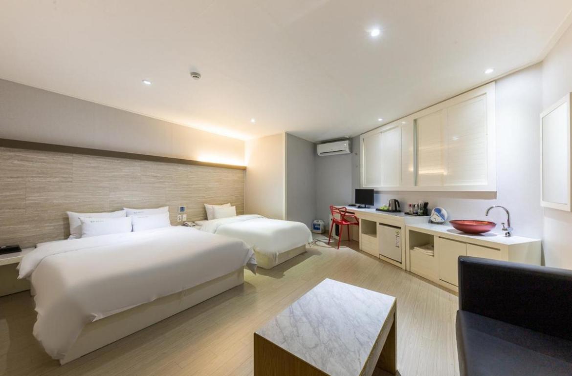 Daesan Hotel Seosan Buitenkant foto