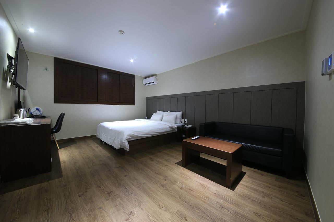 Daesan Hotel Seosan Buitenkant foto