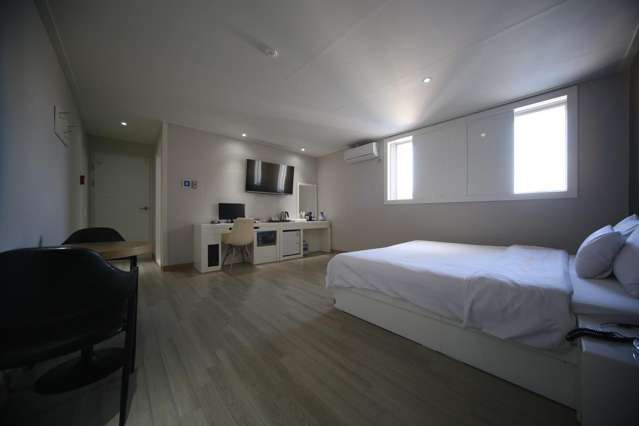 Daesan Hotel Seosan Buitenkant foto